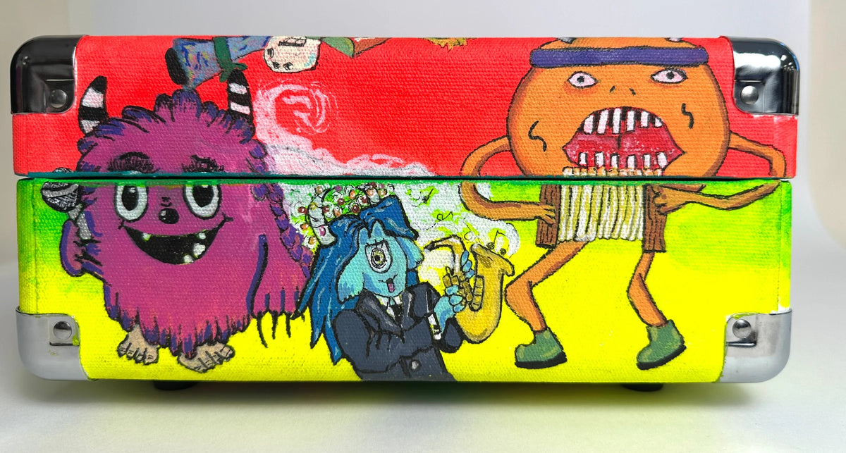 MOUNTAIN RIDGE HIGH SCHOOL Custom Cruiser design, left side view, image 4 of 7