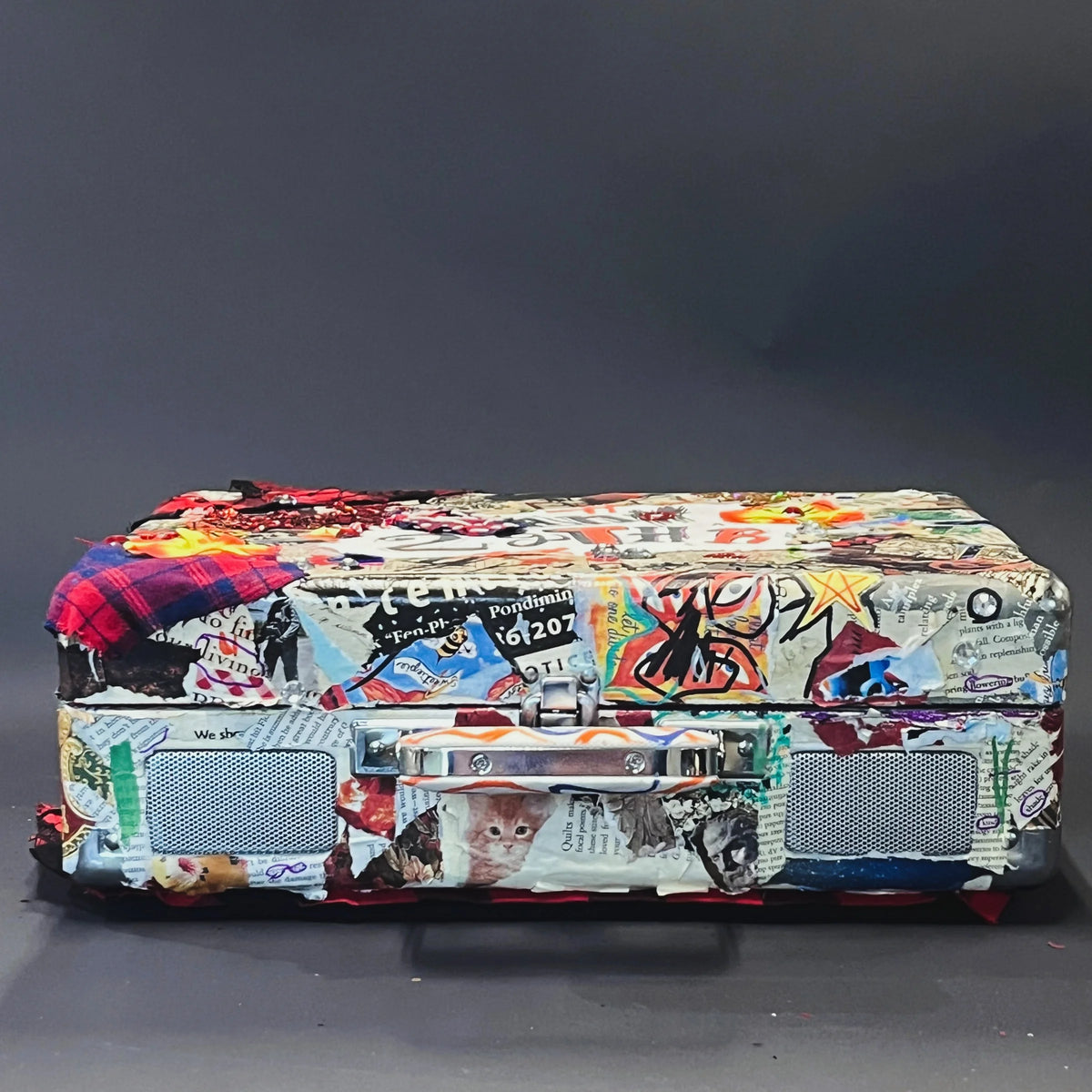 HORTONVILLE HIGH SCHOOL Custom Cruiser design, alternate view, image 3 of 7