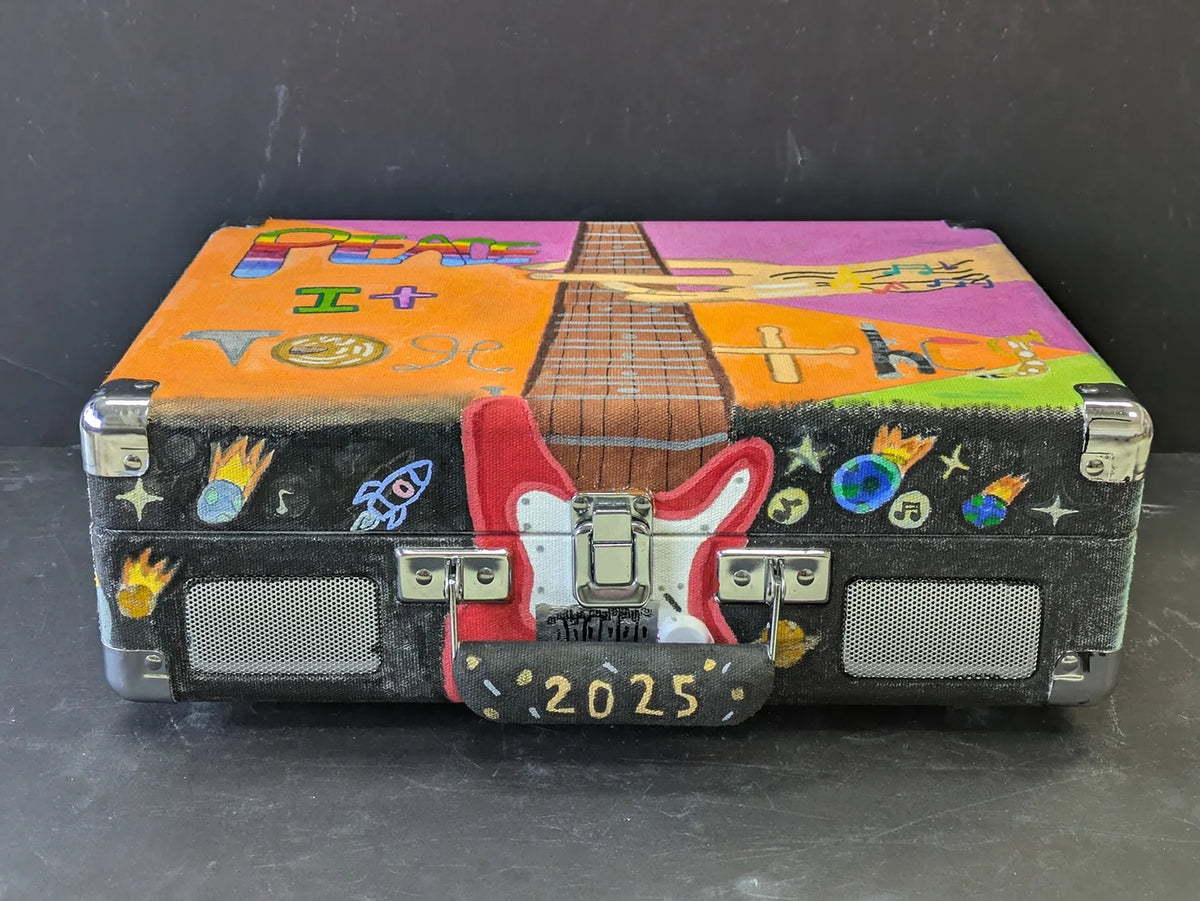 LINN HIGH SCHOOL Custom Cruiser design, front closed view, image 3 of 6