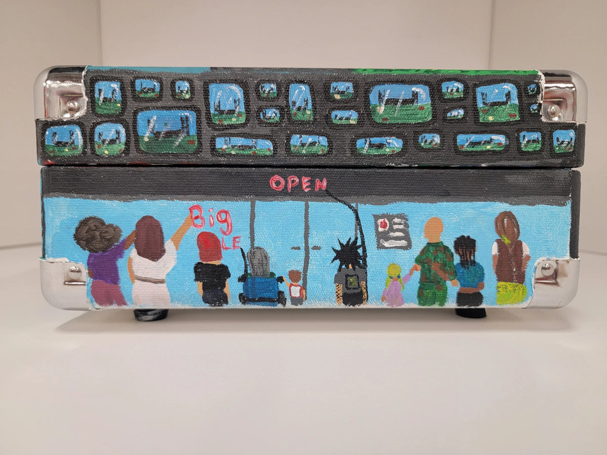 PERRY COUNTY CENTRAL HIGH SCHOOL Custom Cruiser design, right side view, image 5 of 7