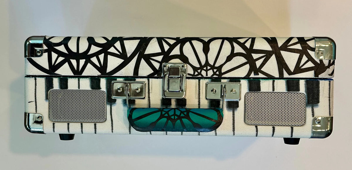 WINTON WOODS HIGH SCHOOL Custom Cruiser design, front closed view, image 4 of 6
