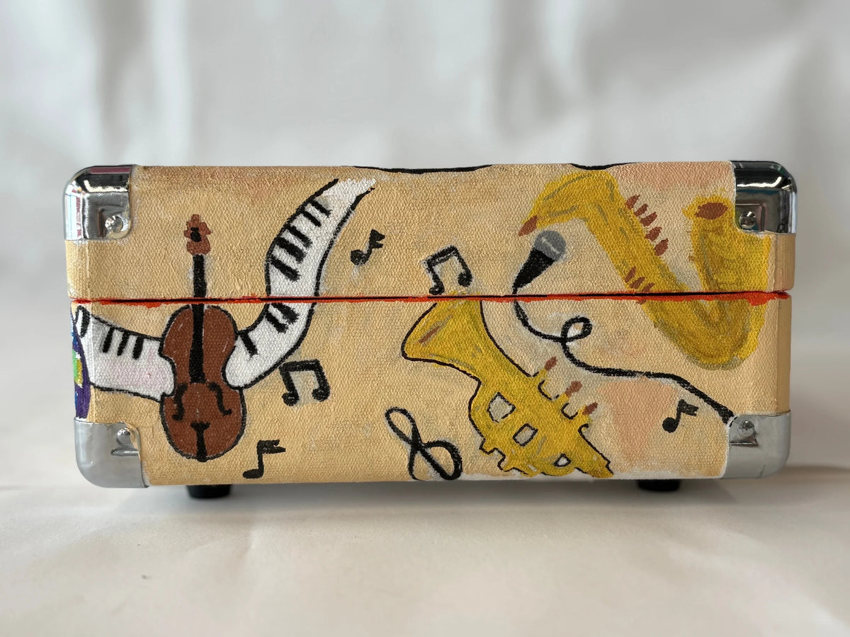 INTERNATIONAL STUDIES PREPARATORY ACADEMY Custom Cruiser design, closed view, image 5 of 7
